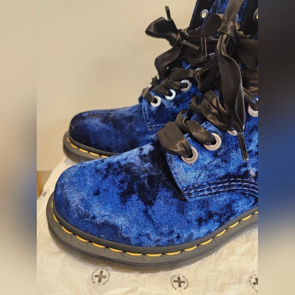 NEW Dr. Martens “Jadon” Cobalt Blue Crushed Velvet Platform Combat Boots Sz 6/37 - Picture 3 of 12
